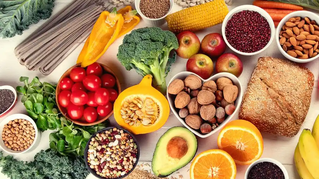 Agrega alimentos ricos en fibra - Antojos en el embarazo 7 consejos para manejarlos sin culpa - Dra Paola Sanchez
